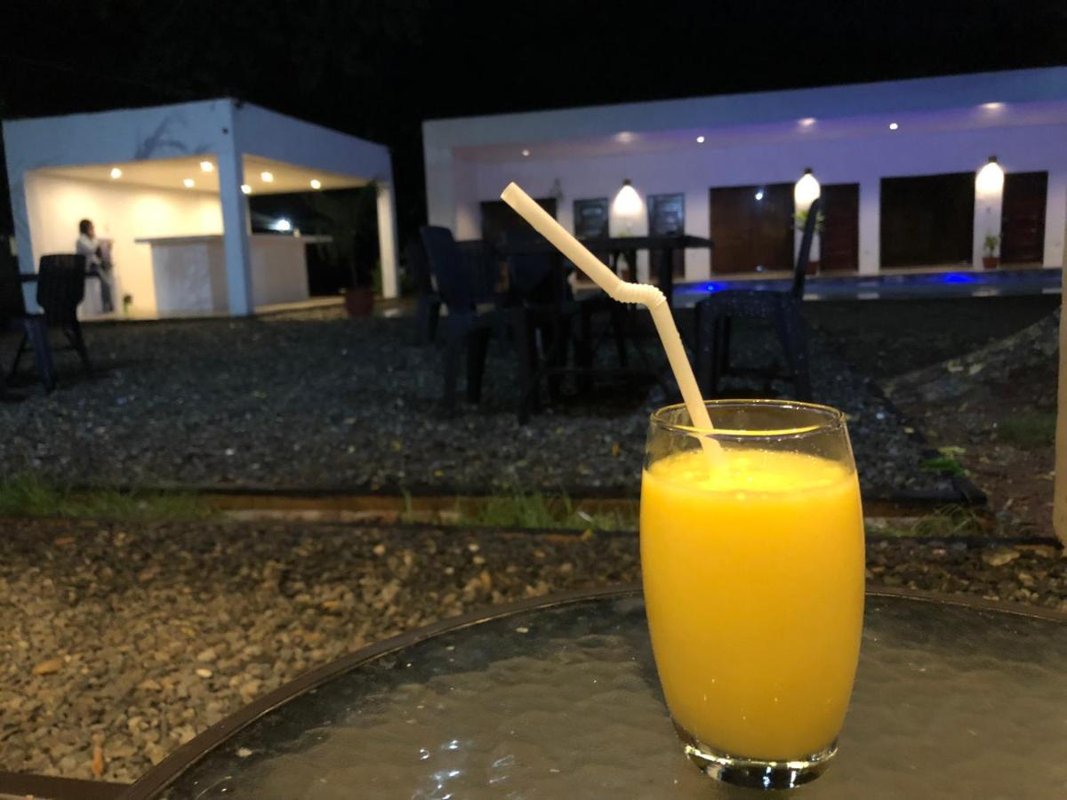 Alesseo Hostel Tiniguiban Buitenkant foto